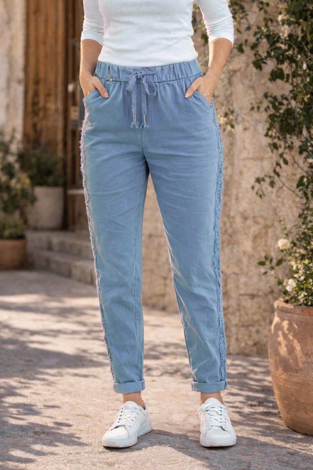 Pantalon magique à dentelle
