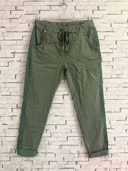 Pantalon magique à dentelle