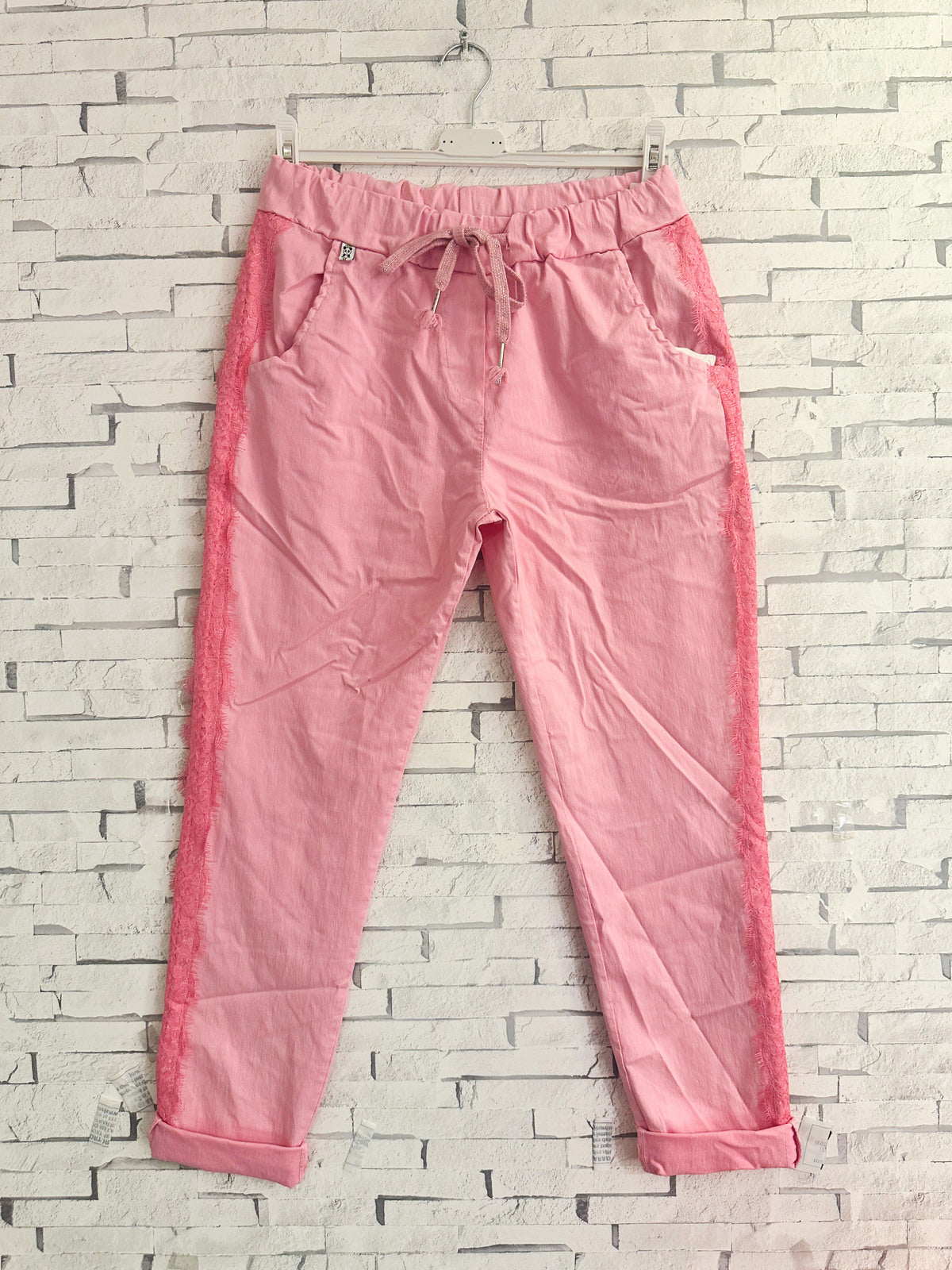 Pantalon magique à dentelle