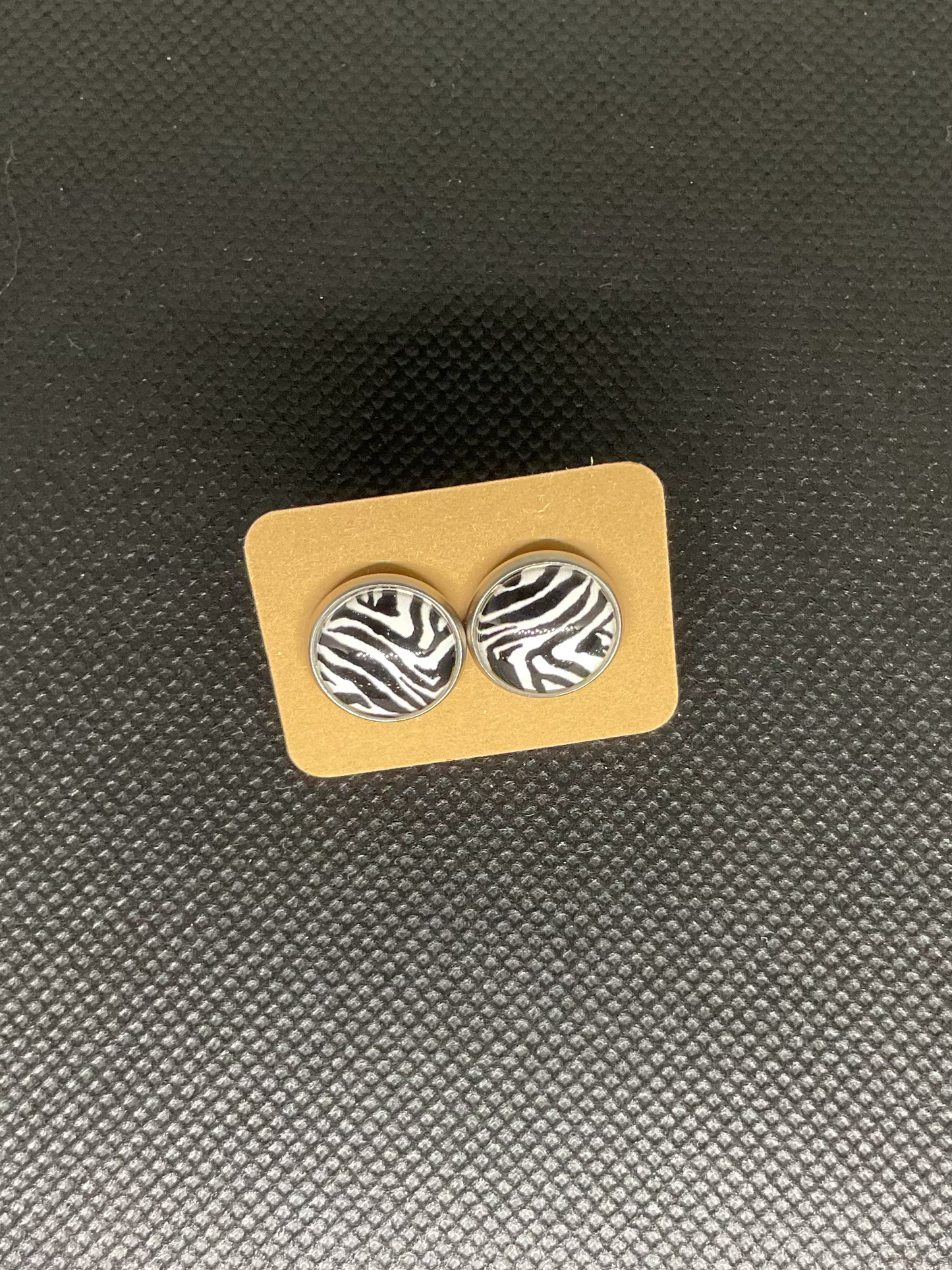 Boucles d'oreilles clous zébré