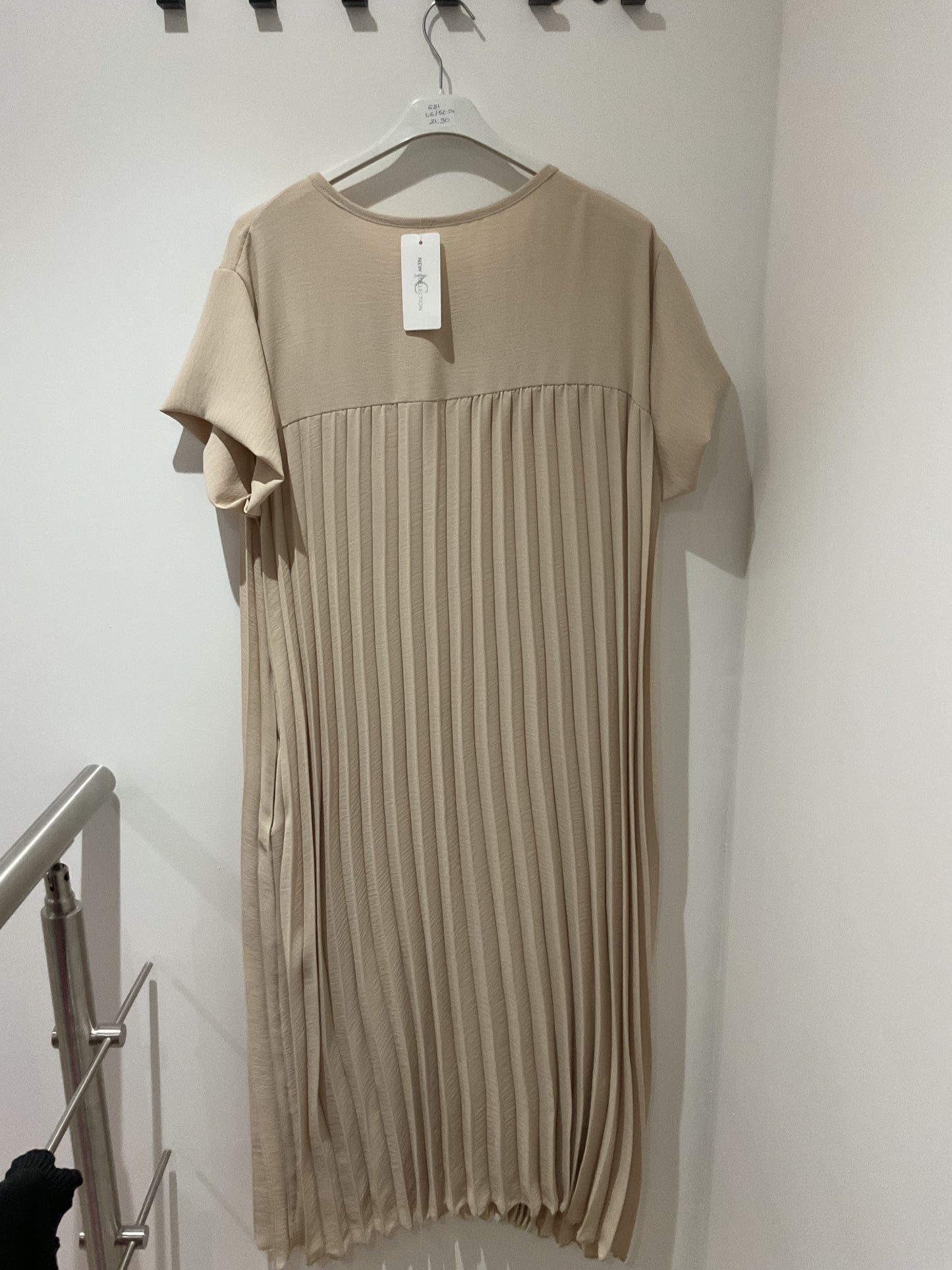 Robe plissée ample